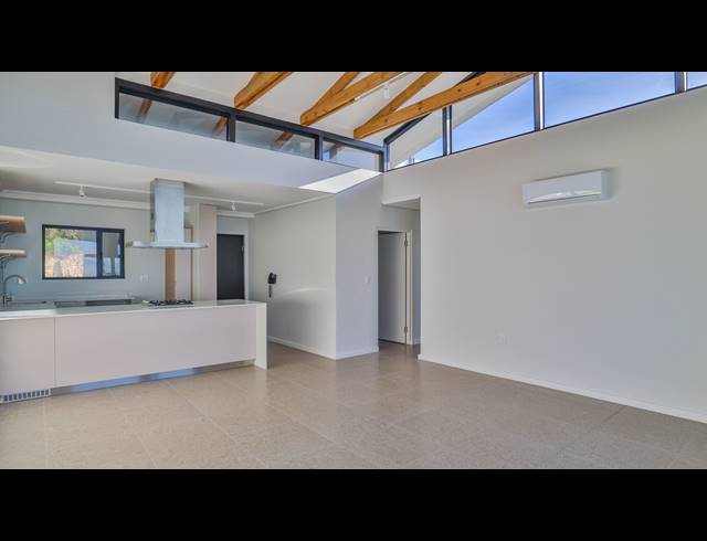 2 BEDROOM APARTMENT FOR SALE IN MUIZENBERG